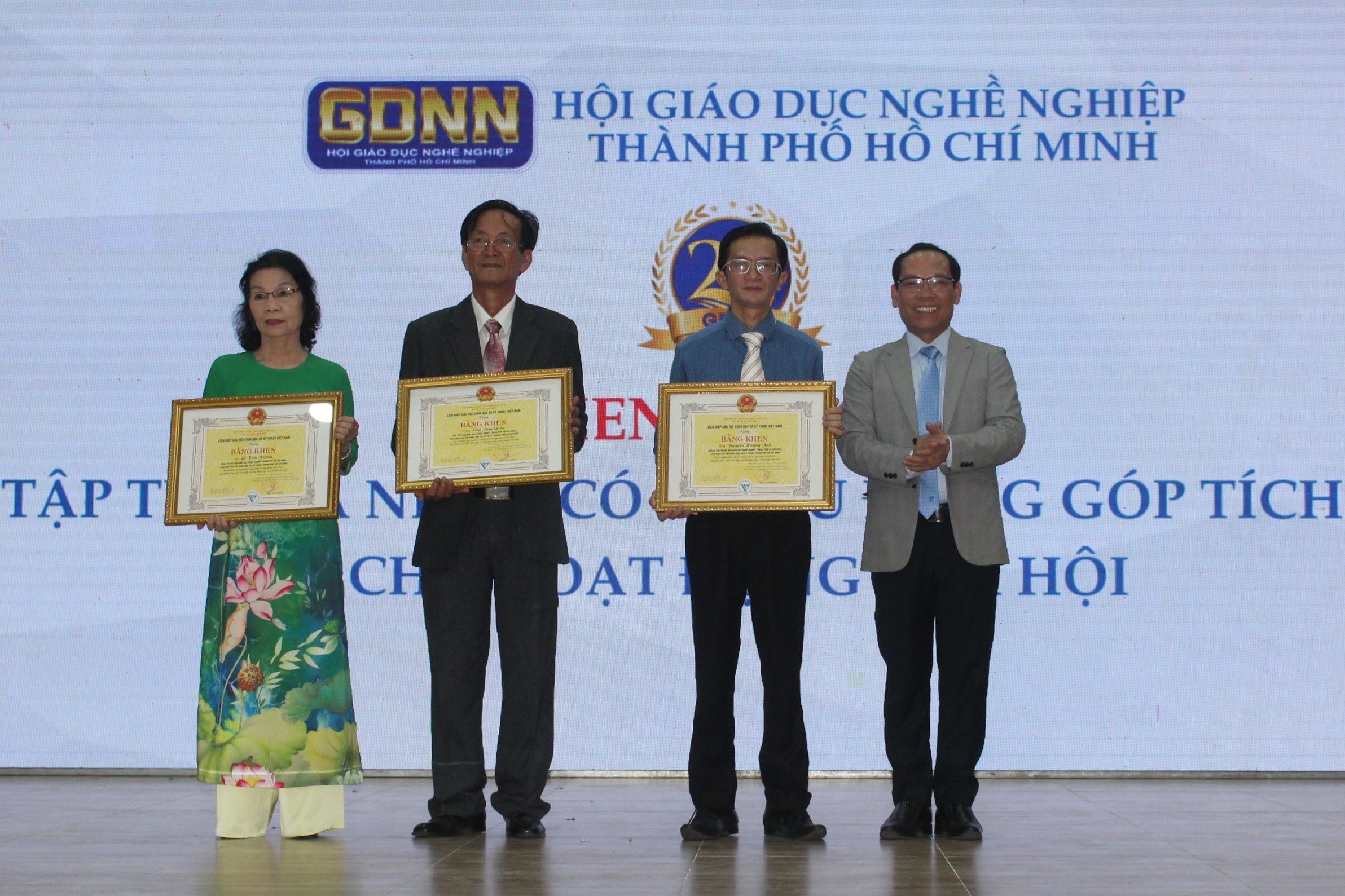 TPHCM xây dựng chương trình khuyến nghệ - 3 TPHCM xây dựng chương trình khuyến nghệ - 3