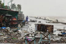 Hong Kong hủy hơn 700 chuyến bay vì siêu bão Ragasa