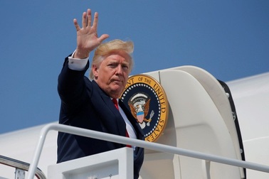 Tổng thống Donald Trump rời Hà Nội