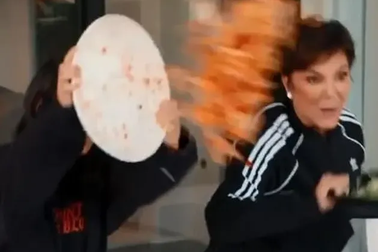 Fans chỉ trích gia đình Kim Kardashian lãng phí đồ ăn