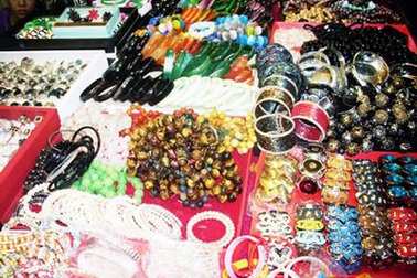 Thăm chợ đêm Bến Thành