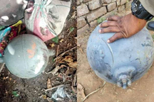 Ấn Độ: Hàng loạt quả cầu kim loại bí ẩn từ trên trời rơi xuống