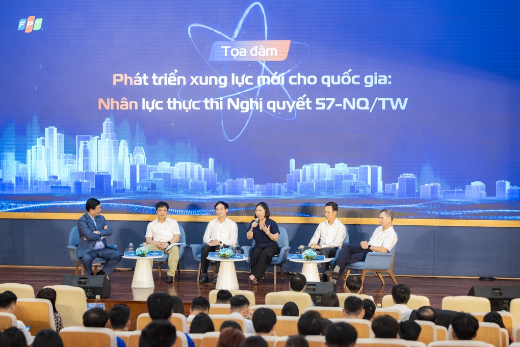 Thế hệ Kỹ sư 57: Nguồn lực trẻ thực thi Nghị quyết 57 - 2 Thế hệ Kỹ sư 57: Nguồn lực trẻ thực thi Nghị quyết 57 - 2