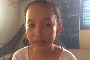 Hai mẹ con nghèo bệnh tim ăn cơm với 3 trái đậu bắp luộc