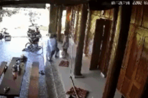 Cán bộ xã sàm sỡ nữ sinh lớp 10 bị kỷ luật cách chức