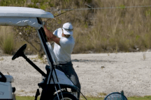 Tiger Woods lại gây sốt với cú swing chất lượng