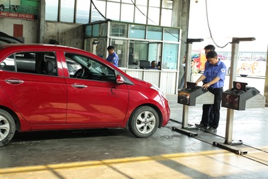 Trung tâm đăng kiểm ở TPHCM vắng vẻ sau Tết Giáp Thìn
