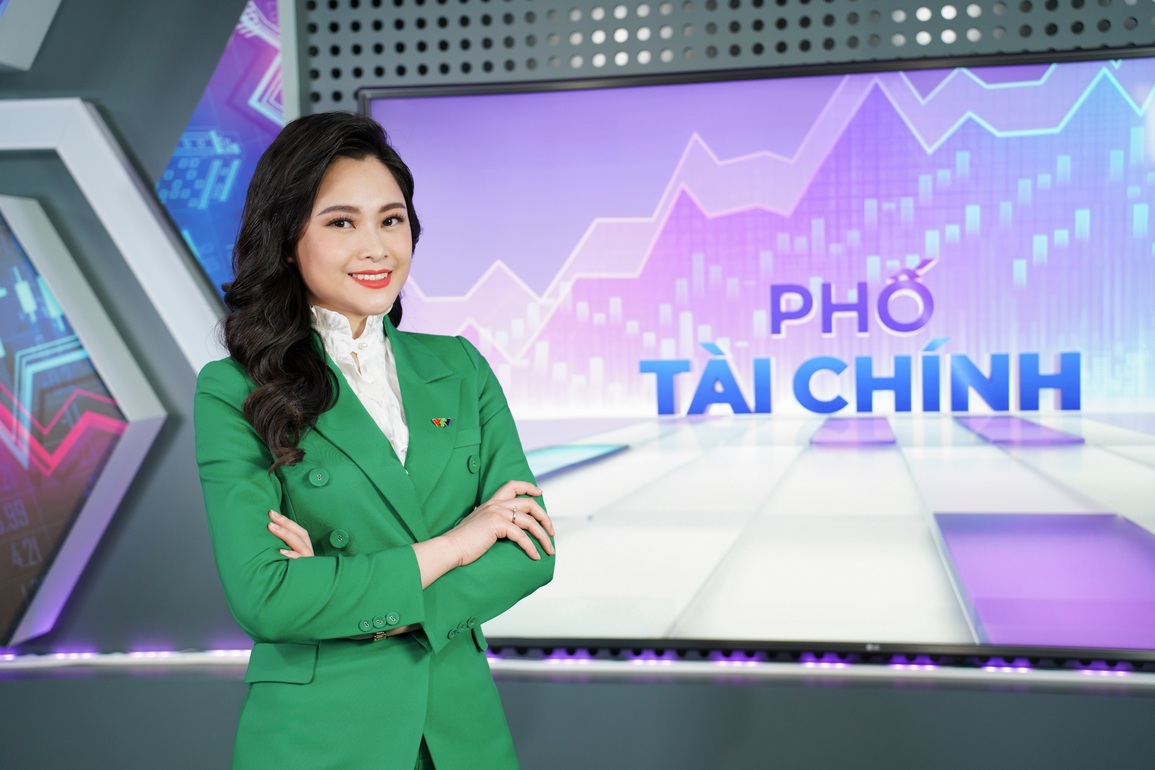 Mùi Khánh Ly - BTV chiếm sóng Phố tài chính trên VTV - 1 Mùi Khánh Ly - BTV chiếm sóng Phố tài chính trên VTV - 1