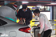 Tài xế than trời, hành khách đỏ mắt tìm xe công nghệ ở sân bay Tân Sơn Nhất