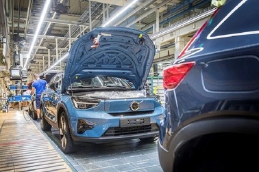Xung đột Nga - Ukraine đang đẩy ngành ô tô vào cuộc khủng hoảng mới