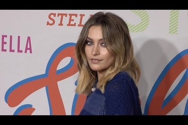 Paris Jackson đi xem thời trang