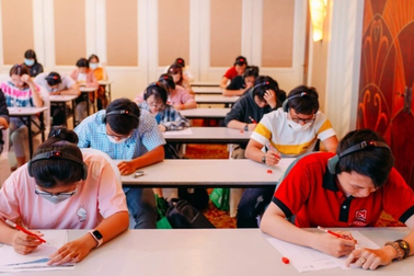 Mẹ ngỡ ngàng khi con trai 6.5 IELTS chỉ được 6 điểm thi học kỳ tiếng Anh