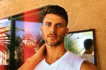 Người mẫu nam kể chuyện bị quấy rối tình dục