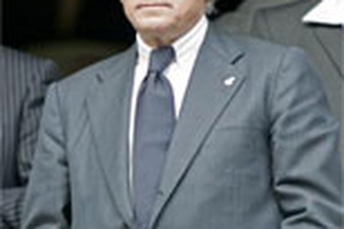 Calderon sắp “tấn công trực diện” MU