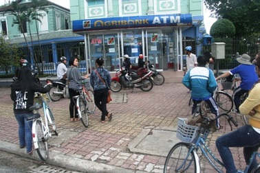 ATM của Agribank “chập chờn” đồng loạt