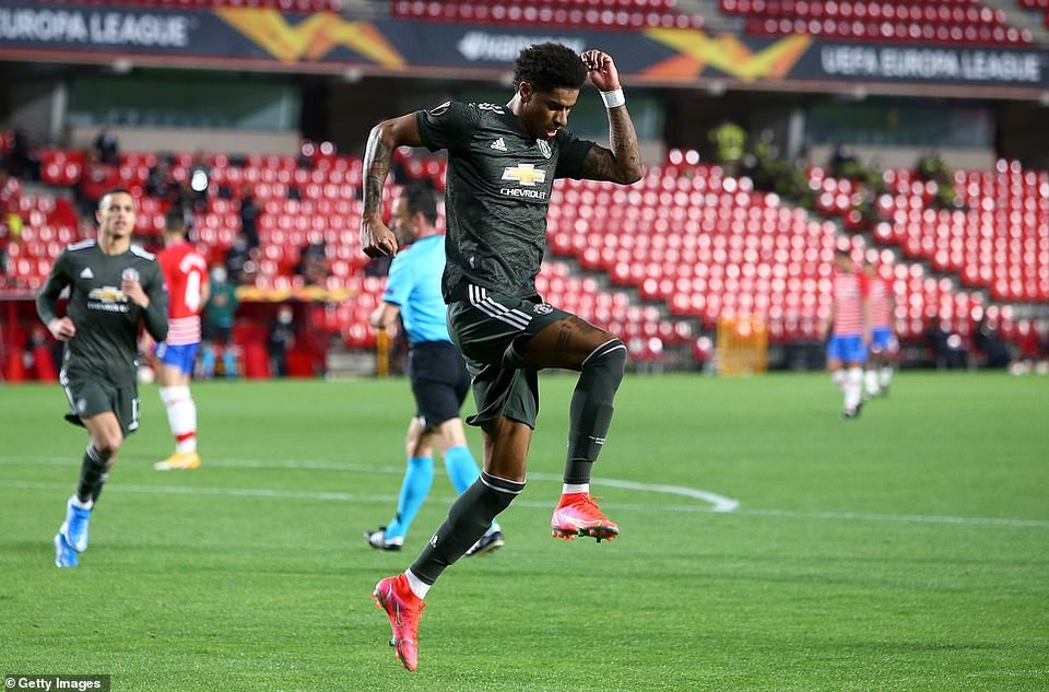 Man Utd mở toang cửa vào bán kết, Arsenal sảy chân đáng tiếc - 3 Man Utd mở toang cửa vào bán kết, Arsenal sảy chân đáng tiếc - 3
