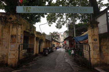 Bộ Văn hoá yêu cầu Hãng phim truyện Việt Nam phải trả lương cho nghệ sỹ