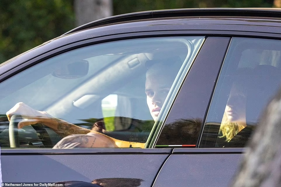 Khi vợ chồng Beckham bị lép vế trước mức độ giàu có của thông gia - 4