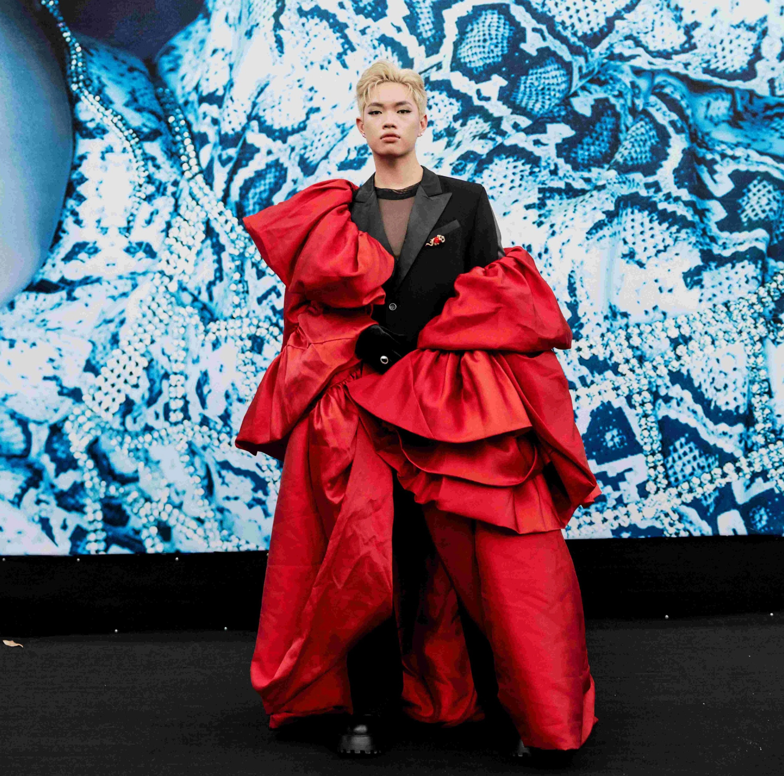 Rapçi Phap Kieu, cinsiyetsiz tarzıyla tartışma yaratan HIEUTHUHAI hakkında konuşuyor - 1 Rapper Pháp Kiều nói về HIEUTHUHAI, phong cách phi giới tính gây tranh cãi - 1