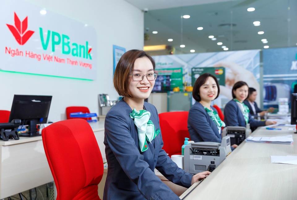 27 năm định vị thương hiệu của VPBank - 2 27 năm định vị thương hiệu của VPBank - 2