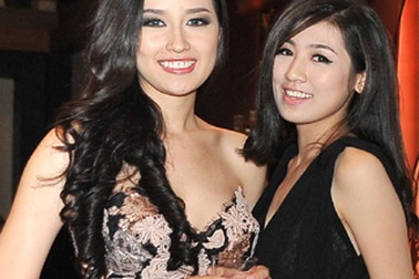 Mai Phương Thúy & Dương Tú Anh hội ngộ tại tiệc đêm 