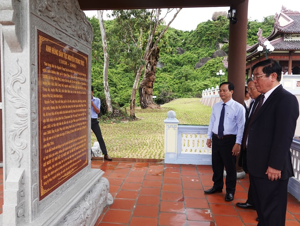 Khánh thành Đền thờ Anh hùng dân tộc Nguyễn Trung Trực - 3 Khánh thành Đền thờ Anh hùng dân tộc Nguyễn Trung Trực - 3