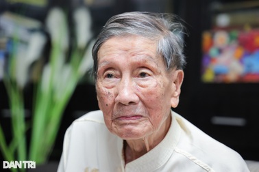 Cuộc sống ở tuổi U100 của nhạc sĩ Phạm Tuyên trong căn nhà đặc biệt