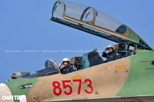 24 giờ chuẩn bị cho "Hổ mang chúa" Su-30MK2 cất cánh