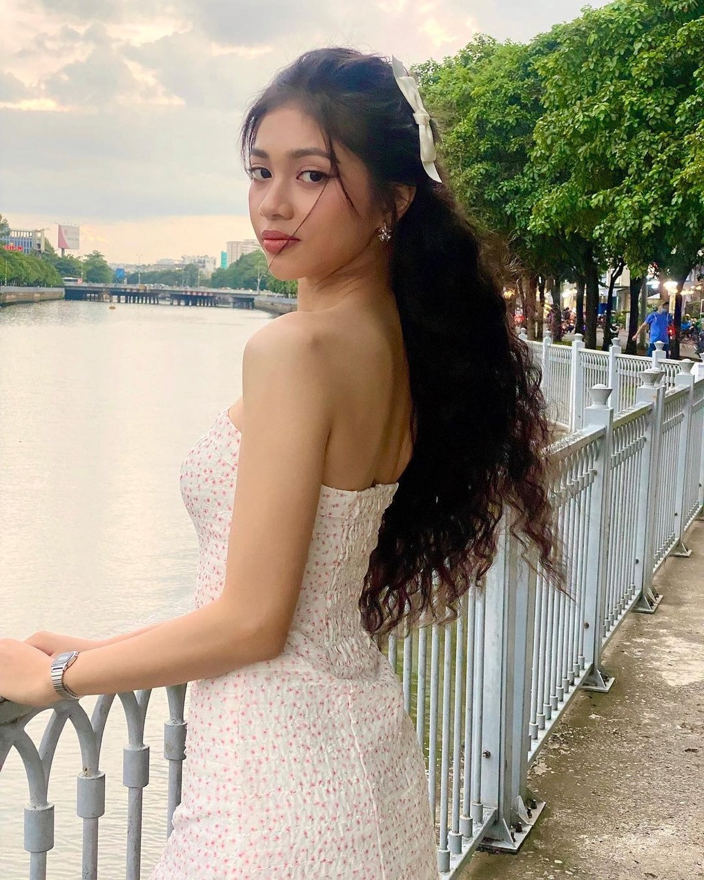 Á hậu Minh Kiên: Nữ sinh nghèo từng gây tranh cãi nhan sắc, tuổi 20 gợi cảm - 7 Á hậu Minh Kiên: Nữ sinh nghèo từng gây tranh cãi nhan sắc, tuổi 20 gợi cảm - 7
