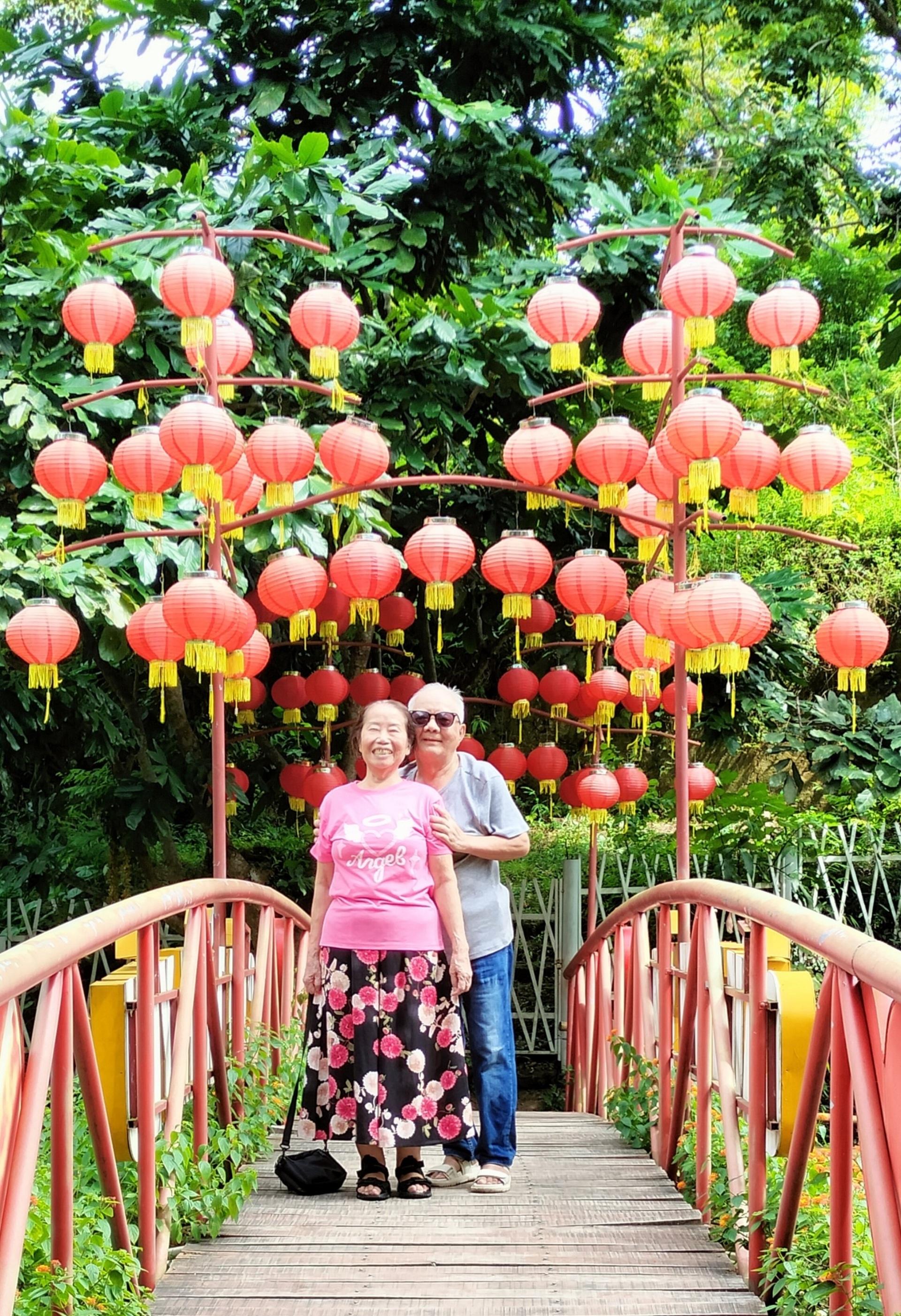 Chuyện tình ông 85 tuổi, bà 80 tuổi ở Hà Nội quen nhau qua ứng dụng hẹn hò - 9 Chuyện tình ông 85 tuổi, bà 80 tuổi ở Hà Nội quen nhau qua ứng dụng hẹn hò - 9