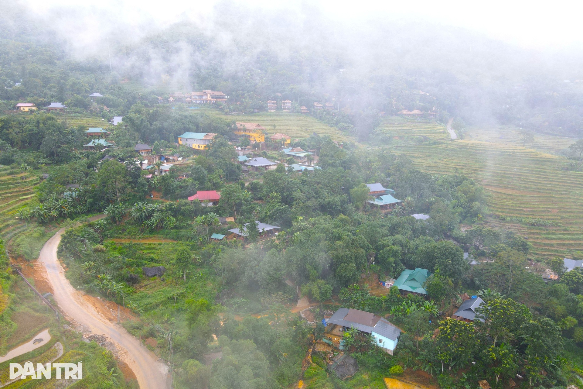 Ngắm bản làng Pù Luông trong làn sương mù mờ ảo - 4 Ngắm bản làng Pù Luông trong làn sương mù mờ ảo - 4