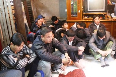 Bắt giữ 22 con bạc đang sát phạt nhau trên sới