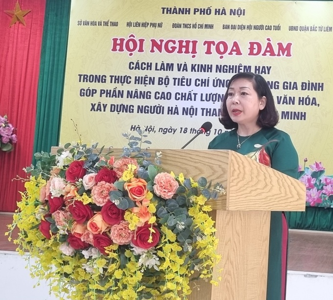 Bà Lê Thị Thiên Hương, Phó Chủ tịch Hội LHPN Hà Nội phát biểu khai mạc hội nghị