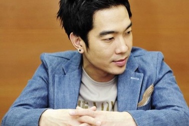 Nam ca sĩ xứ Hàn bị tố cưỡng hiếp đồng nghiệp 