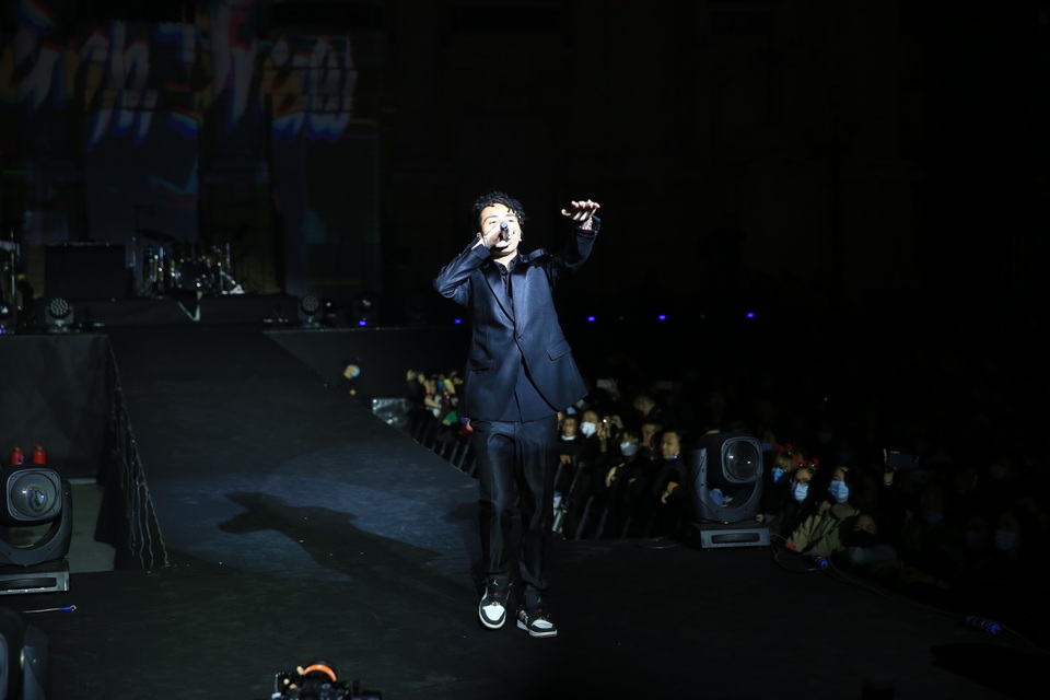 Nghệ sĩ khuấy đảo không khí đêm Countdown Giáng sinh - 8