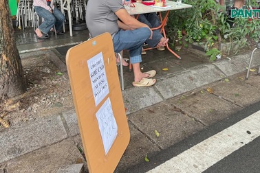 Cho thuê ghế ngồi xem diễu binh trên đường Nguyễn Thái Học