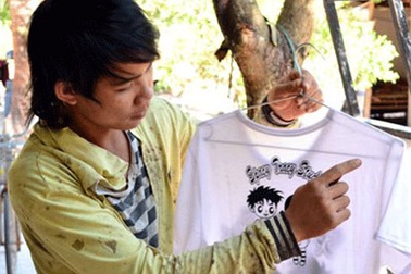 Lại xôn xao tin đồn "sinh vật lạ" trong quần áo