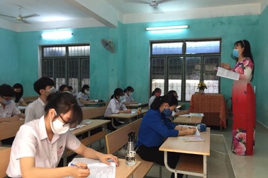 Quảng Ngãi: Ngày đầu đi học trở lại, bậc THPT vắng 837 học sinh