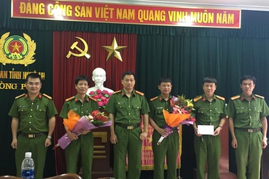 Bắt 2 đối tượng, thu giữ 2 bánh heroin