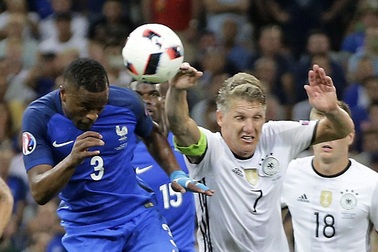 Trọng tài Việt Nam: “Trọng tài Rizzoli thổi phạt đền trận Pháp-Đức là chính xác!”