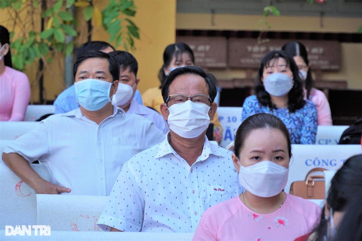 Thầy và trò ở Cần Thơ phấn khởi trở lại trường học sau dịch bệnh - 4 Thầy và trò ở Cần Thơ phấn khởi trở lại trường học sau dịch bệnh - 4