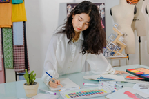 Năm 2023, người lao động mong được hưởng lương cao hay giảm giờ làm?