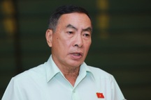 "Vợ chồng nhiều chuyện tế nhị, khó cấm tiếp xúc dưới 50m"