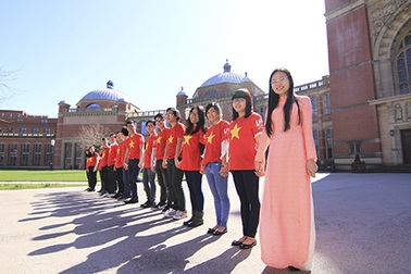 Du học sinh Việt háo hức chuẩn bị clip hướng về Tổ quốc dịp 30/4