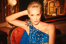 65 tuổi, minh tinh "Bản năng gốc" tiết lộ đang có vô số đàn ông theo đuổi