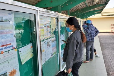 Hà Nội: Gần cuối năm công nhân vẫn mỏi mòn tìm việc