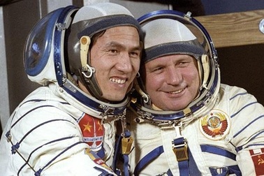 Anh hùng Phạm Tuân khiến sức hút ngành Kỹ thuật Hàng không càng hấp dẫn