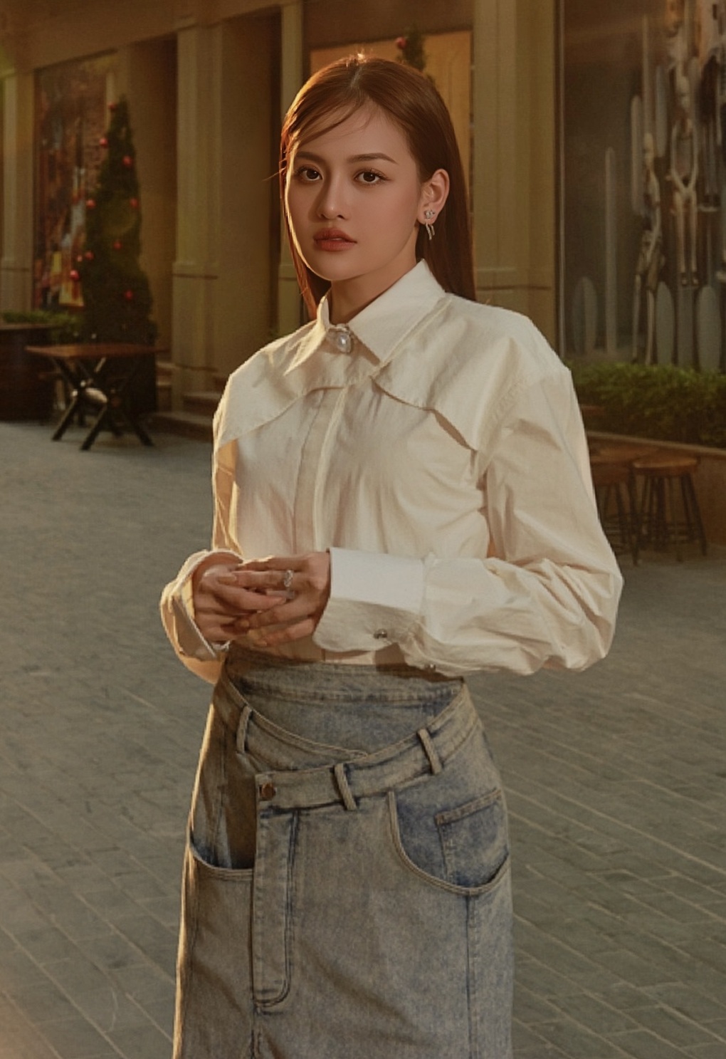 Thùy Anh khoe nhan sắc thăng hạng, nói gì về vai diễn tán tỉnh Mạnh Trường? - 3 Thùy Anh khoe nhan sắc thăng hạng, nói gì về vai diễn tán tỉnh Mạnh Trường? - 3