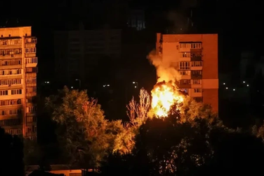 UAV Nga tập kích Kiev, phòng không Ukraine lập tức bắn trả