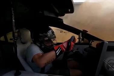 Không thể phanh lại, xe Xiaomi SU7 gây tai nạn trên đường đua